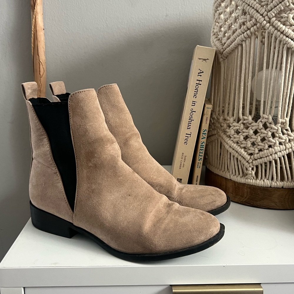 Lulu’s Zadie Taupe Boots Women’s Size 8